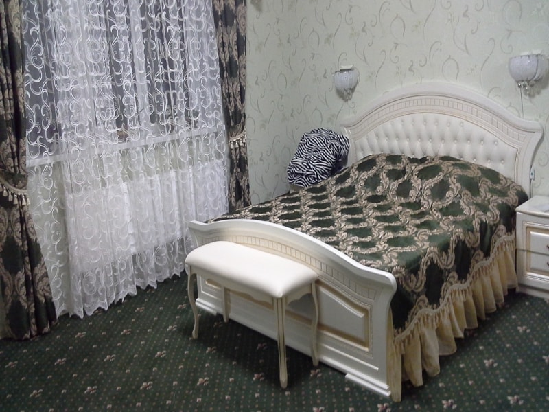 Покрывала и подушки